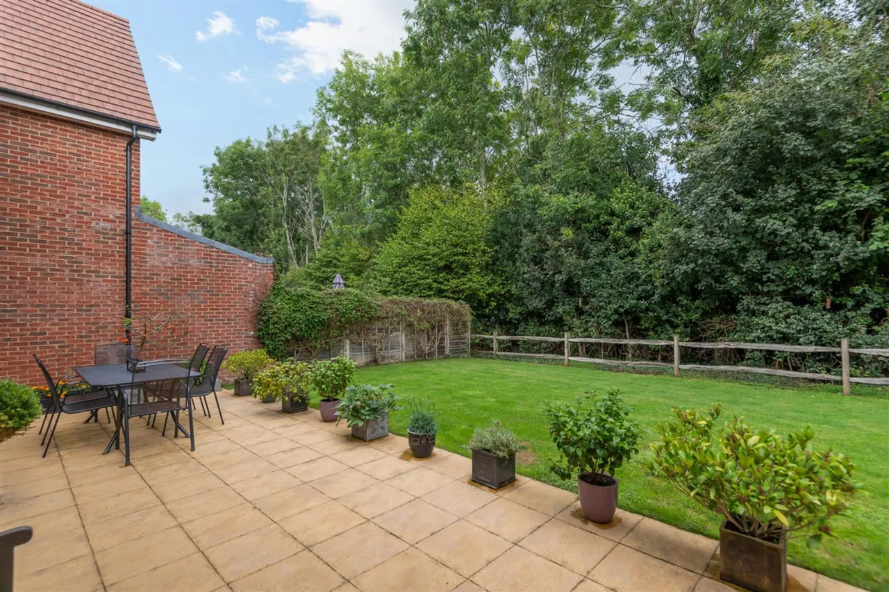 Buttinghill Drive, Cuckfield, RH17, photo 16