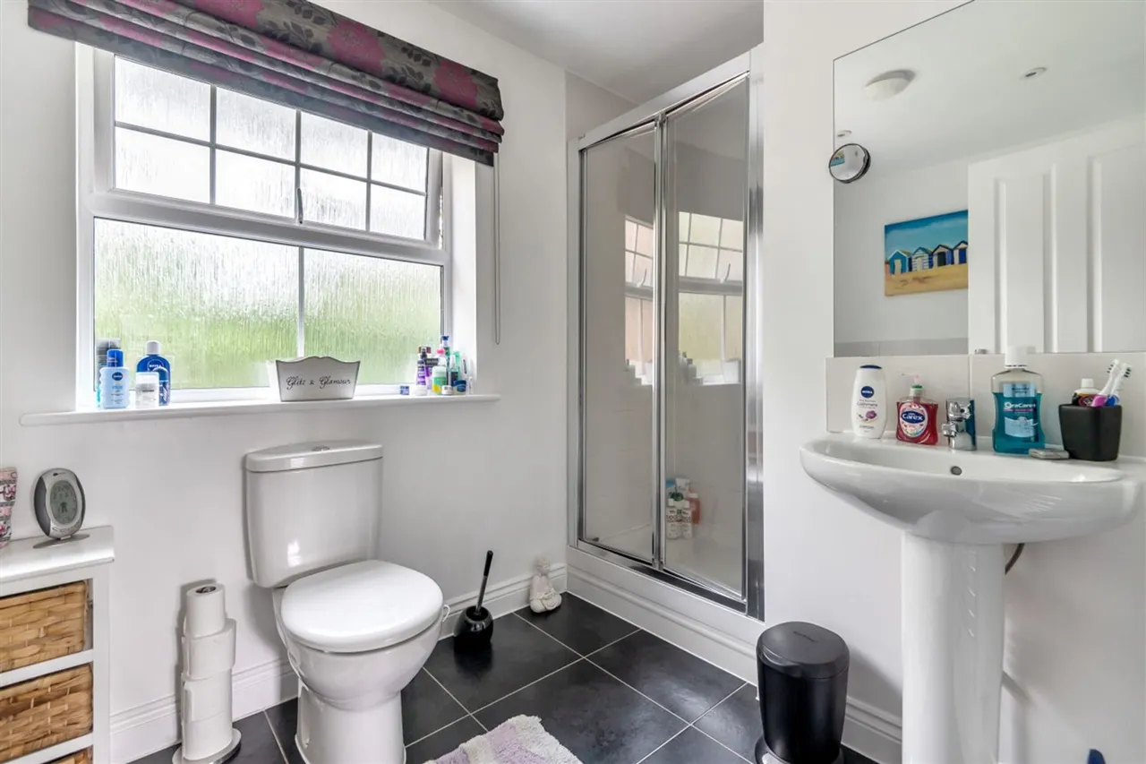 Buttinghill Drive, Cuckfield, RH17, photo 12