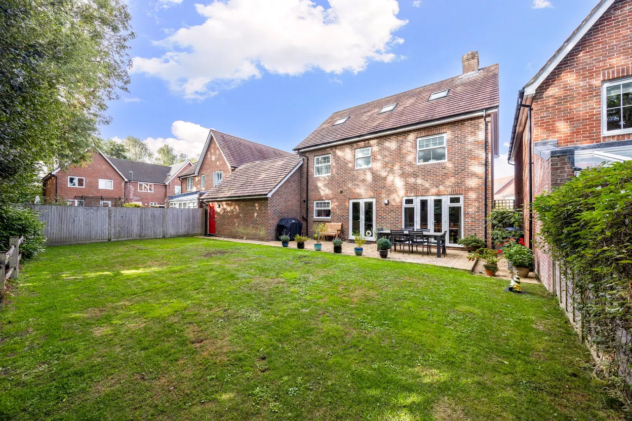 Buttinghill Drive, Cuckfield, RH17, photo 15