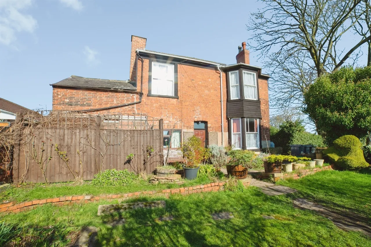 4 bed house for sale, Nottingham Road, Giltbrook, NG16