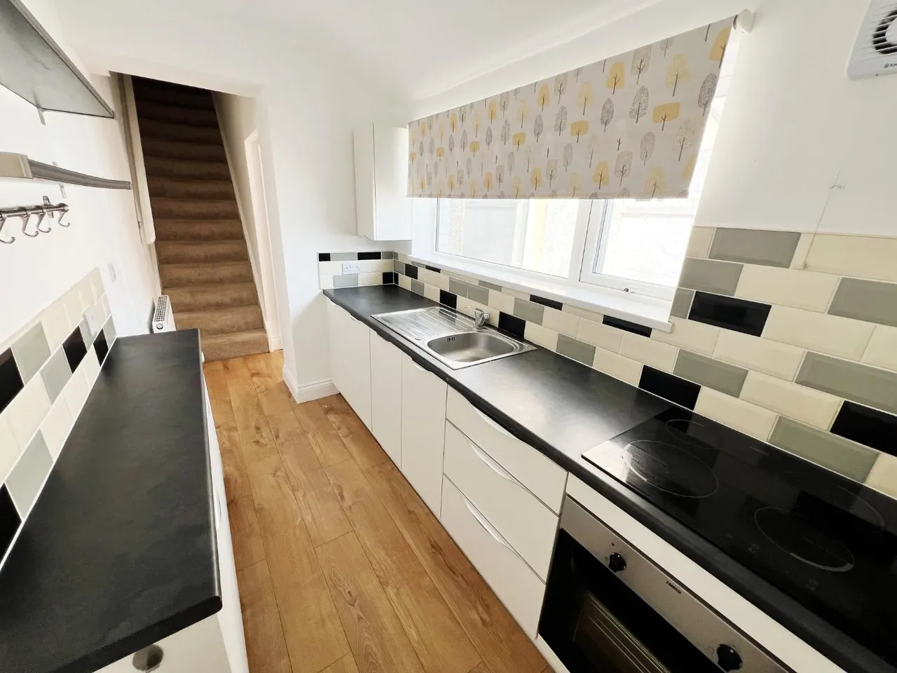 West Chilton Terrace, Chilton, DL17, photo 4
