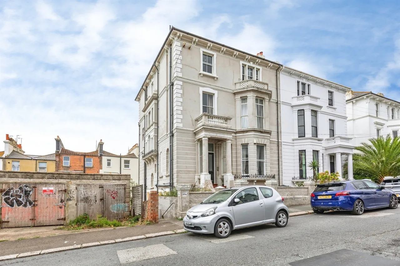 3 bed flat for sale — Church Road, St. Leonards-On-Sea