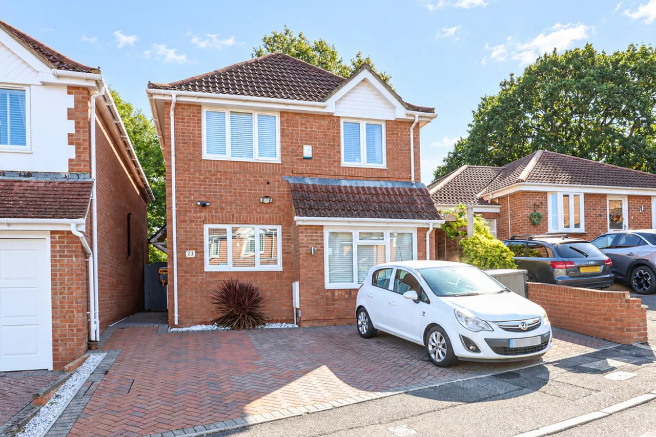 4 bed house for sale, Saxonhurst Gardens, Bournemouth, BH10