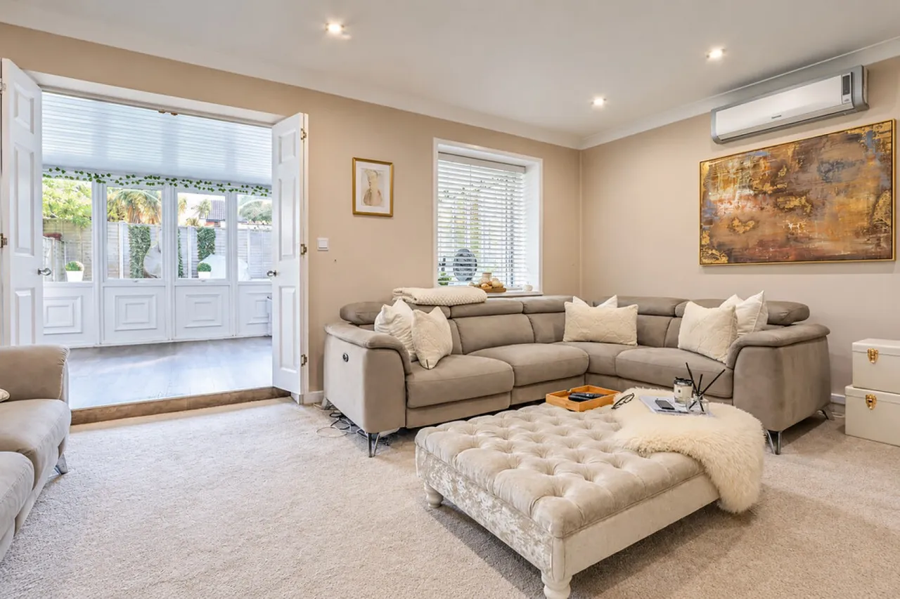 Saxonhurst Gardens, Bournemouth, BH10, photo 3