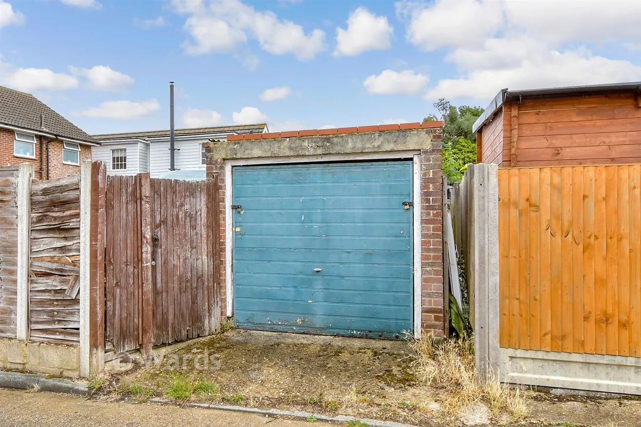 Ballens Road, Lords Wood, ME5, photo 14