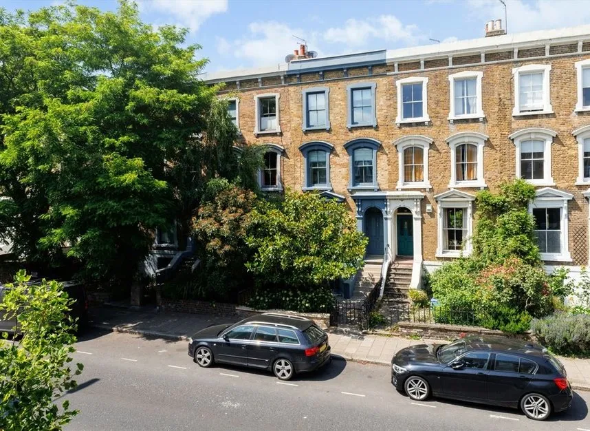 4 bed house for sale — Victoria Park Road, Homerton, E9