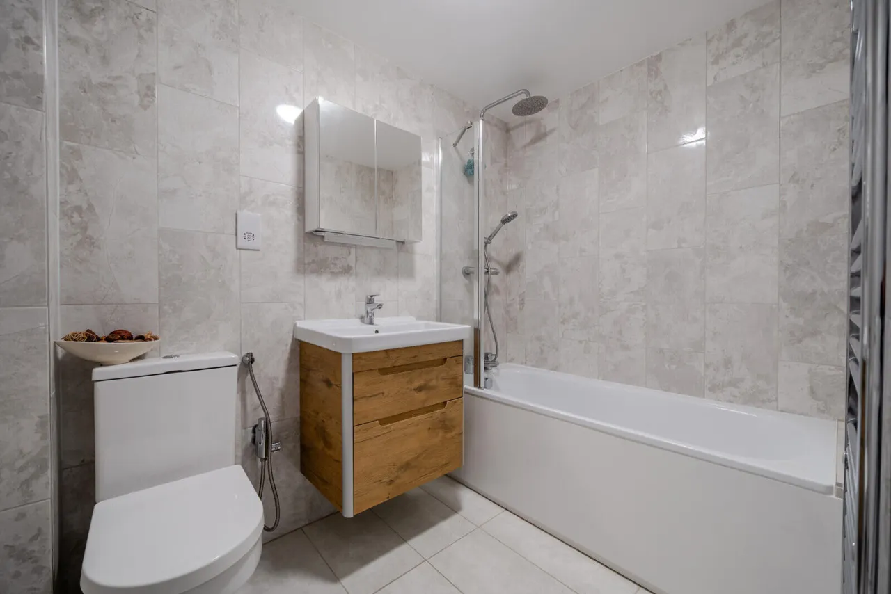 Westridge Avenue, Purley on Thames, RG8, photo 23