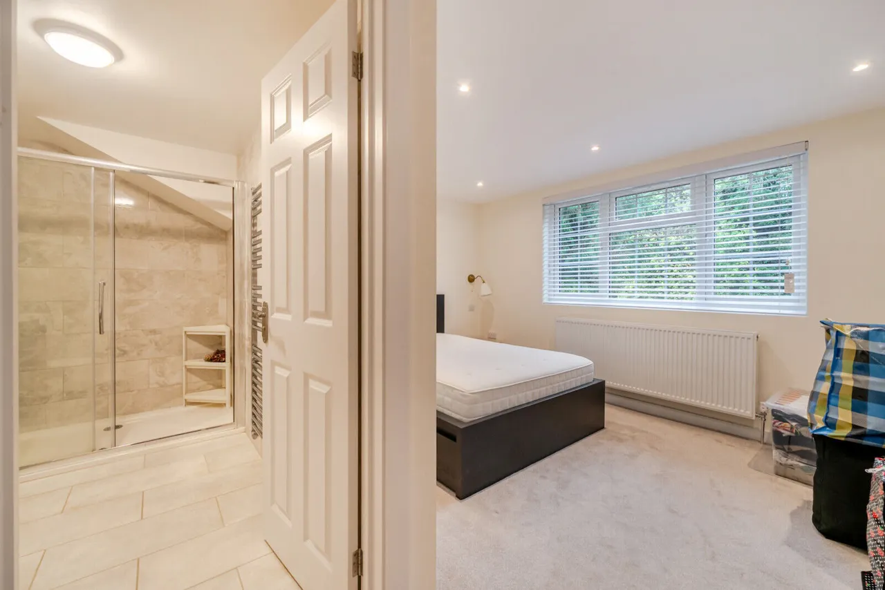 Westridge Avenue, Purley on Thames, RG8, photo 16