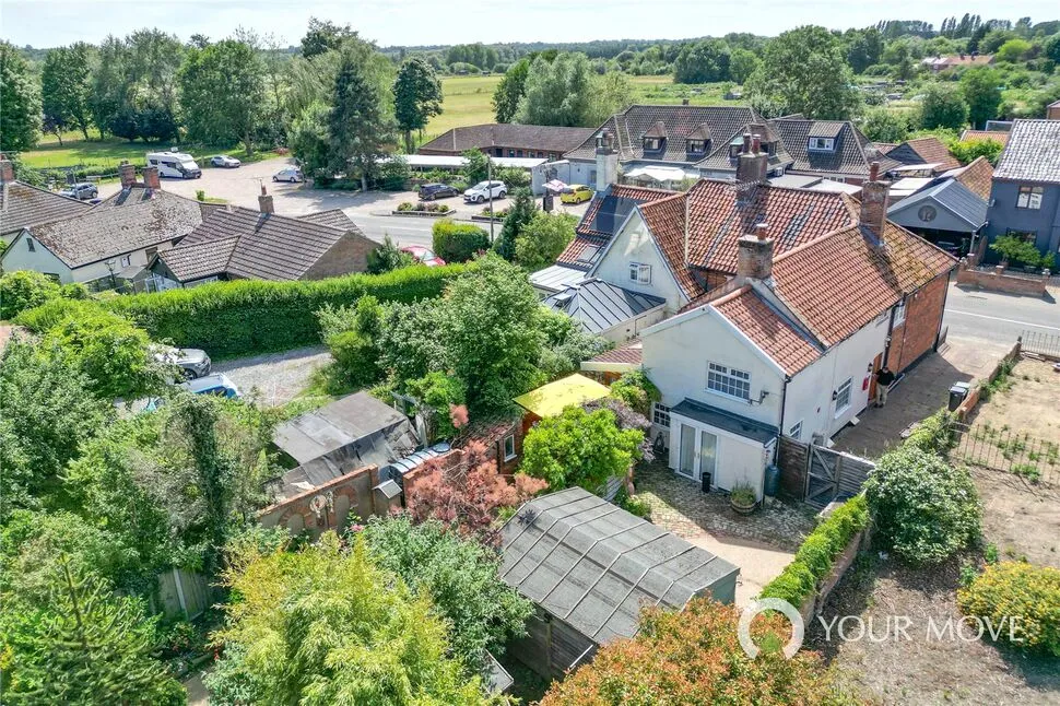 2 bed house for sale — Loddon Road, Gillingham, Norfolk, NR34