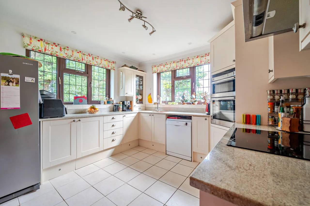 Stonehouse Lane, Cowfold, RH13, photo 3