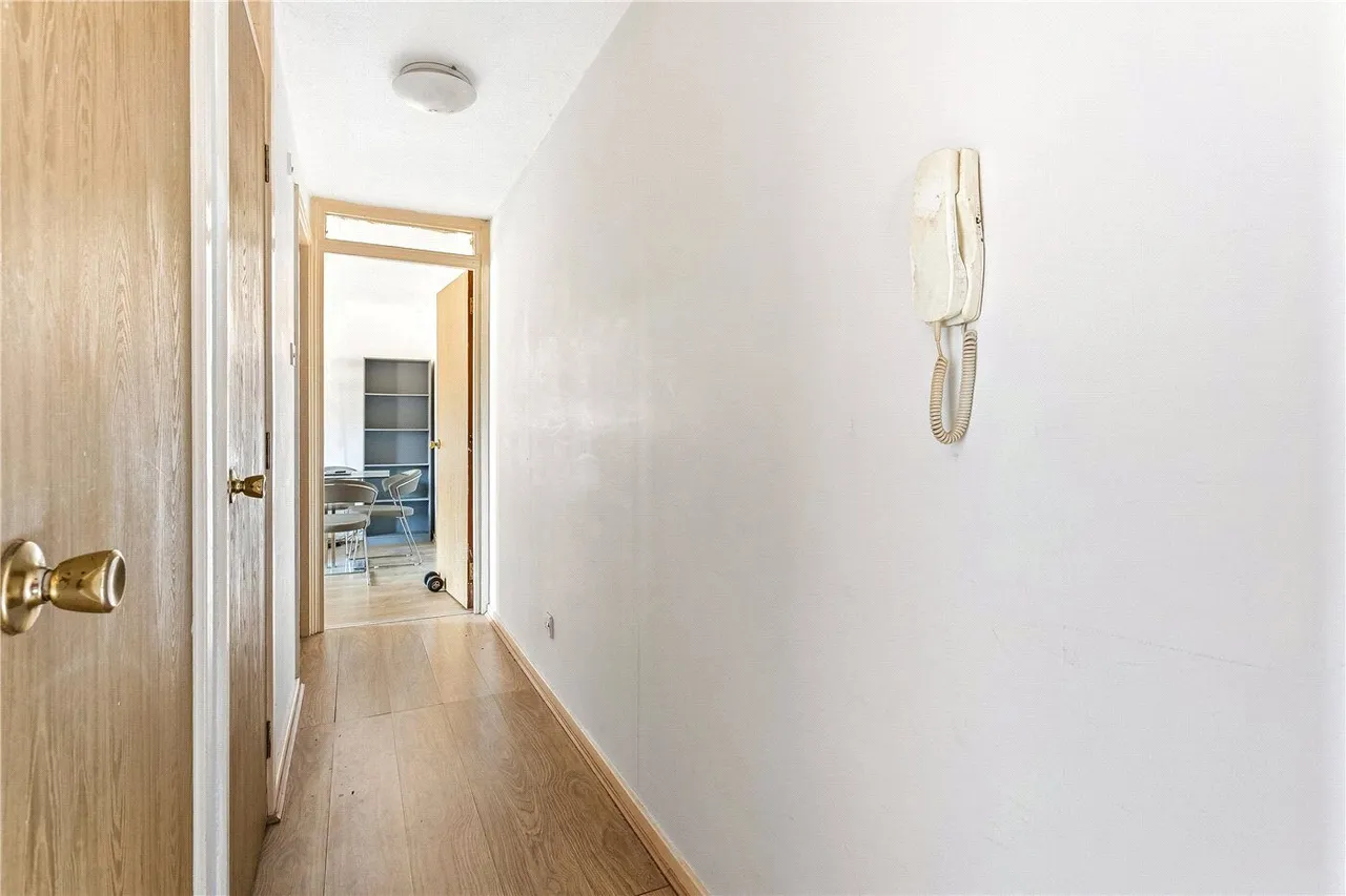 Riverside Close, London, E5, photo 8