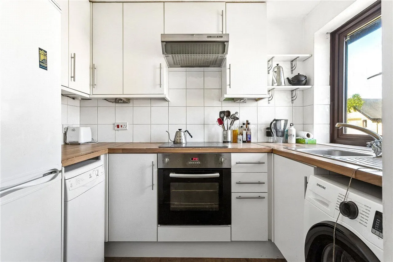 Riverside Close, London, E5, photo 10
