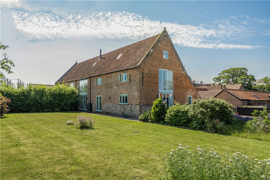 4 bed barn conversion for sale, School Road, Worstead, NR28