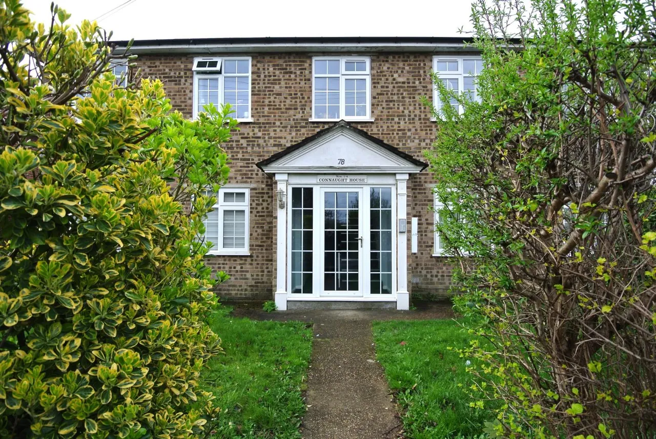 Connaught House, 78 Station Crescent, Ashford, TW15 3HG, photo 12