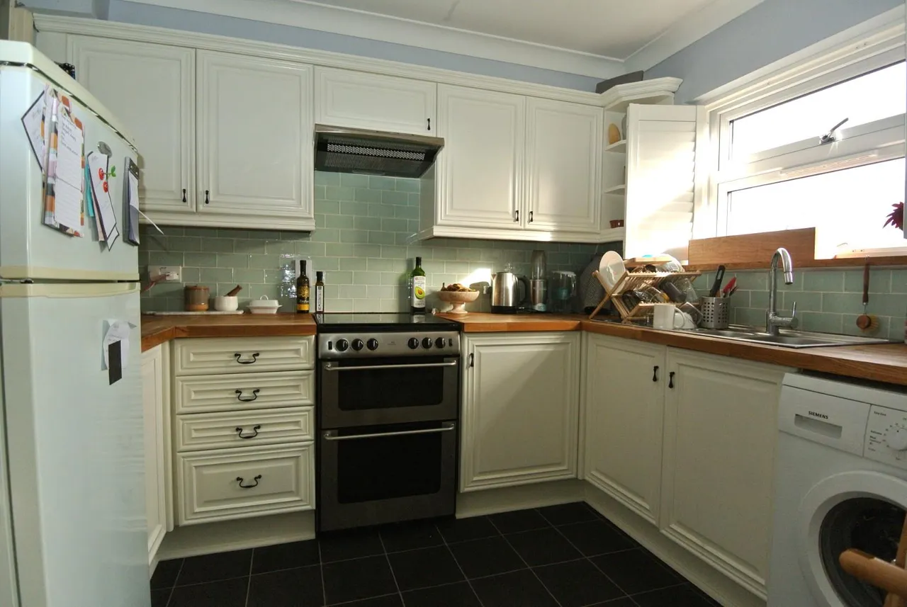 Connaught House, 78 Station Crescent, Ashford, TW15 3HG, photo 6