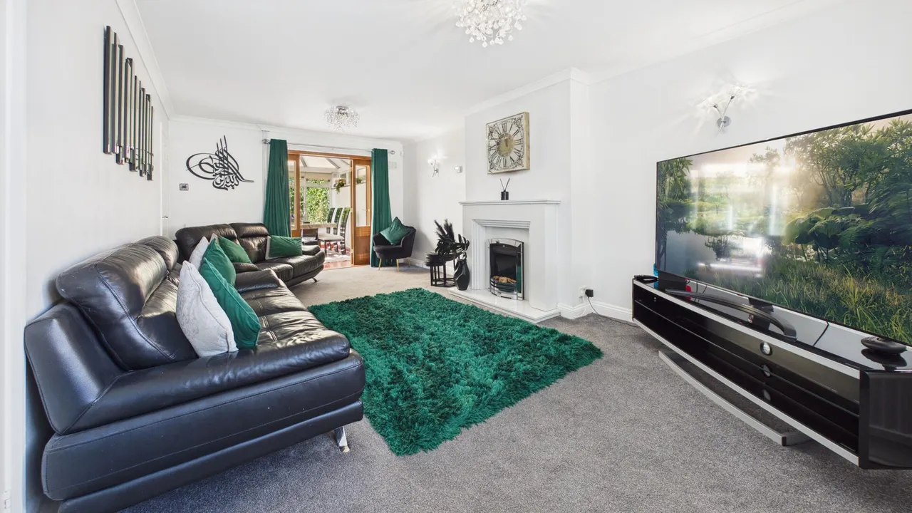 Enfield Gardens, Peterborough, photo 2