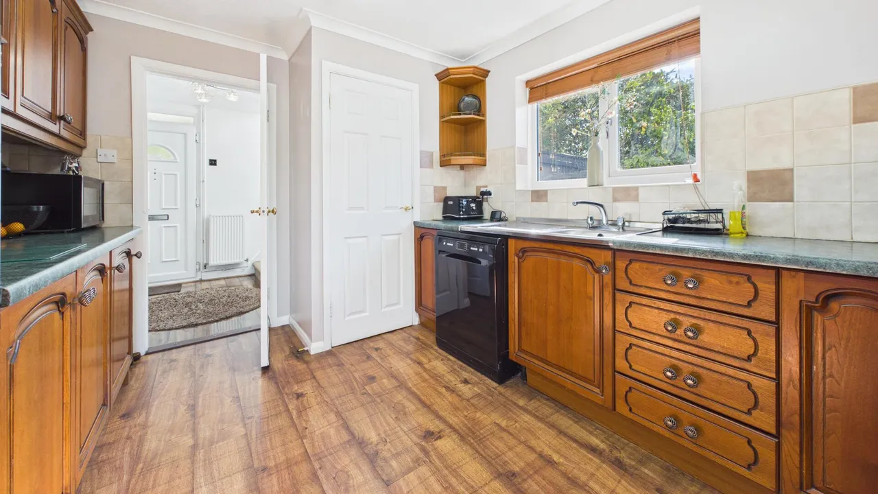 Enfield Gardens, Peterborough, photo 6