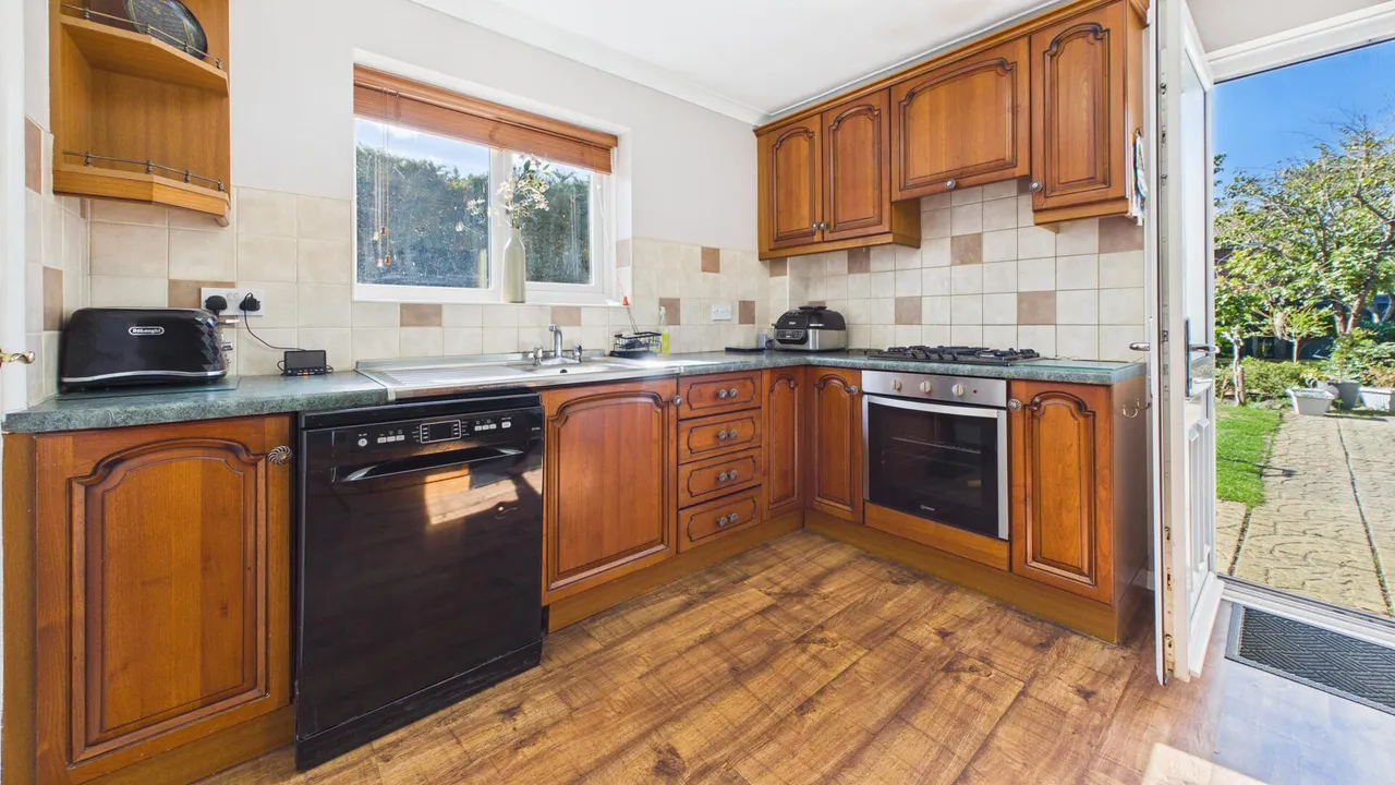 Enfield Gardens, Peterborough, photo 5