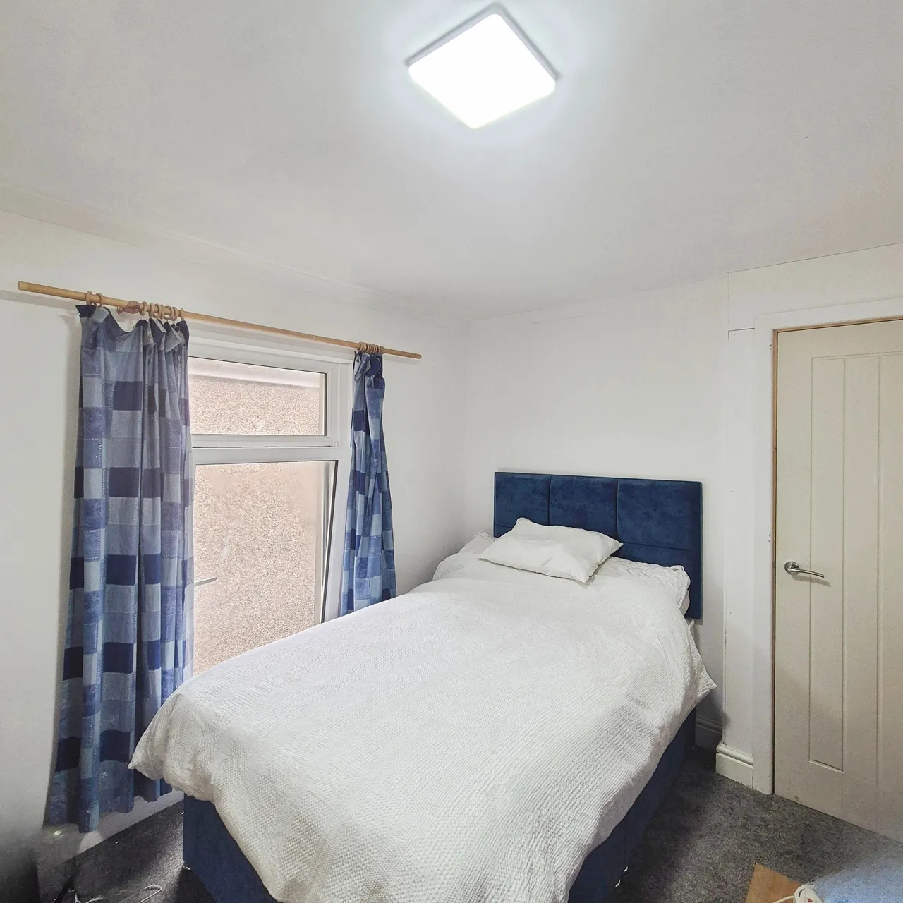 School Road, Neath, SA10, photo 10