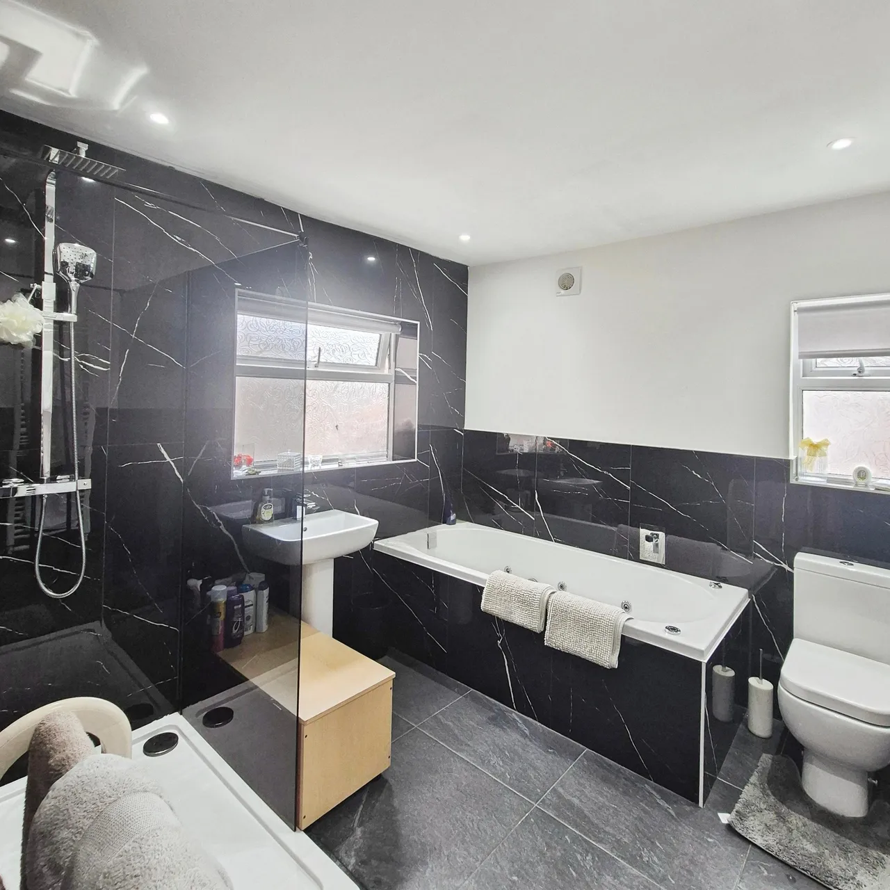 School Road, Neath, SA10, photo 6