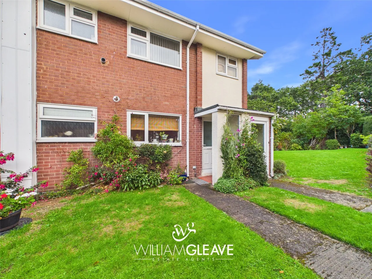 2 bed flat to rent, Ffordd Naddyn, Glan Conwy, LL28