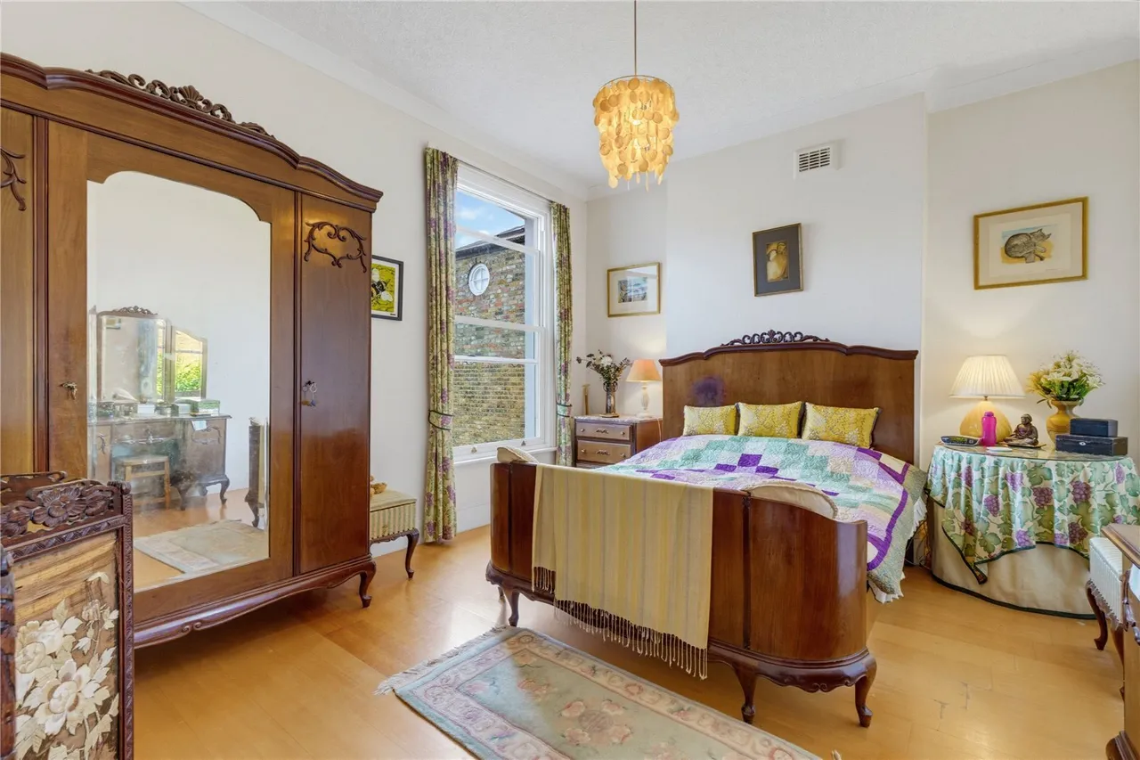 Broomwood Road, London, SW11, photo 5