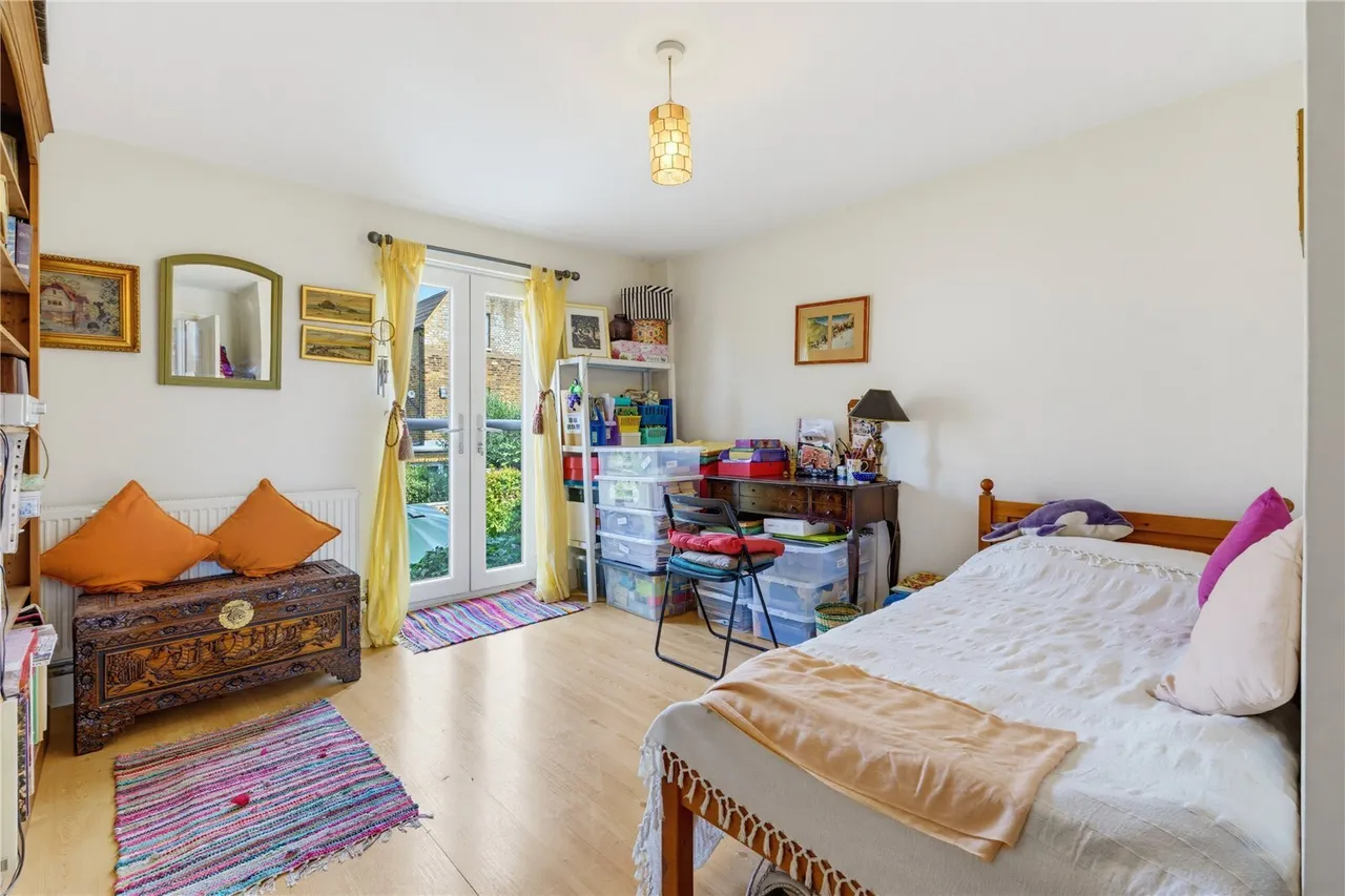 Broomwood Road, London, SW11, photo 11