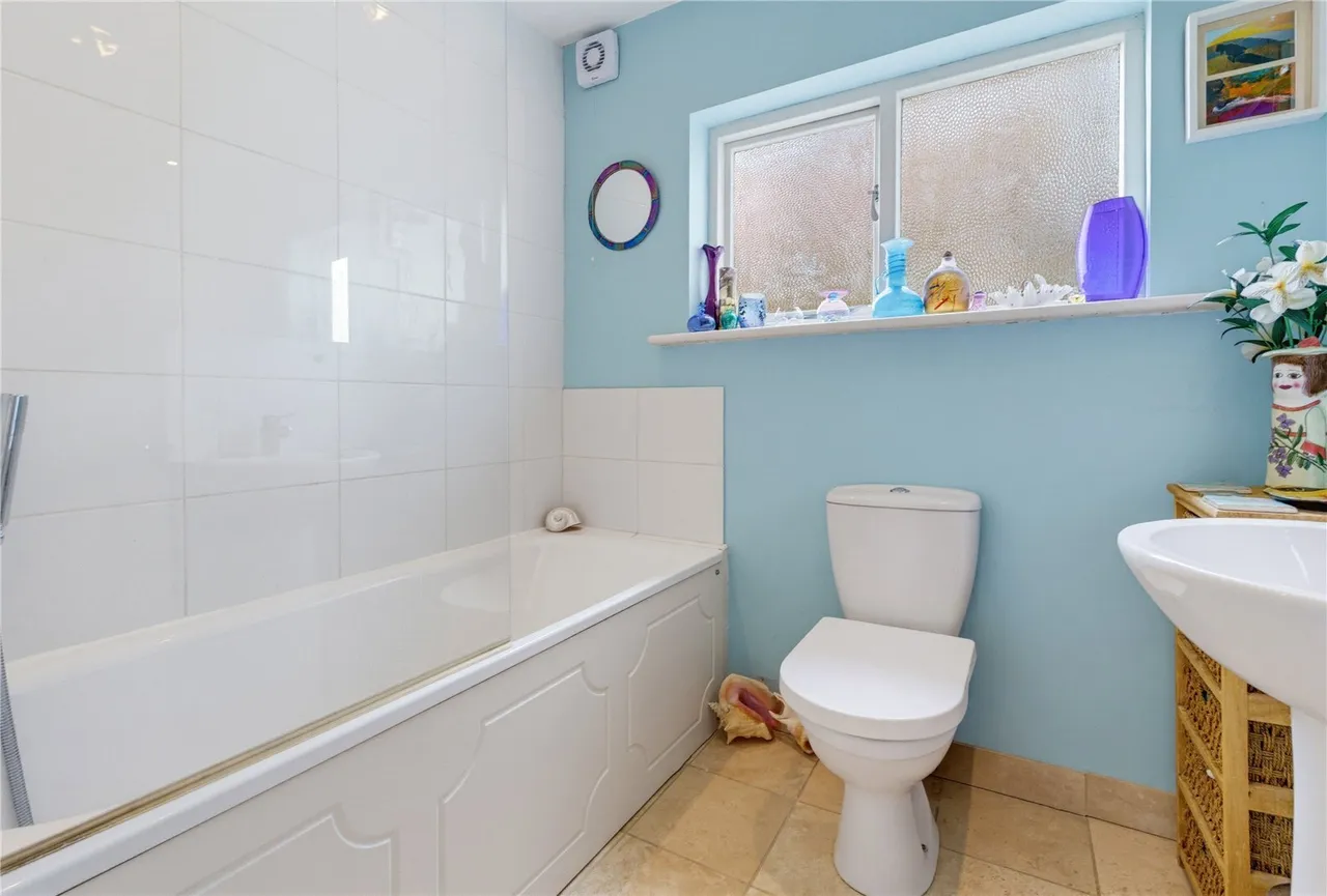 Broomwood Road, London, SW11, photo 10