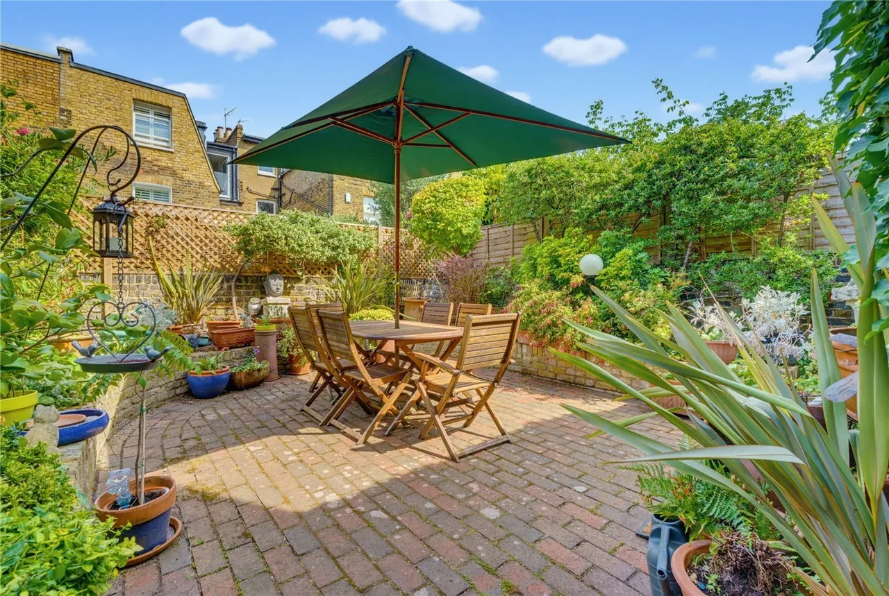 Broomwood Road, London, SW11, photo 8