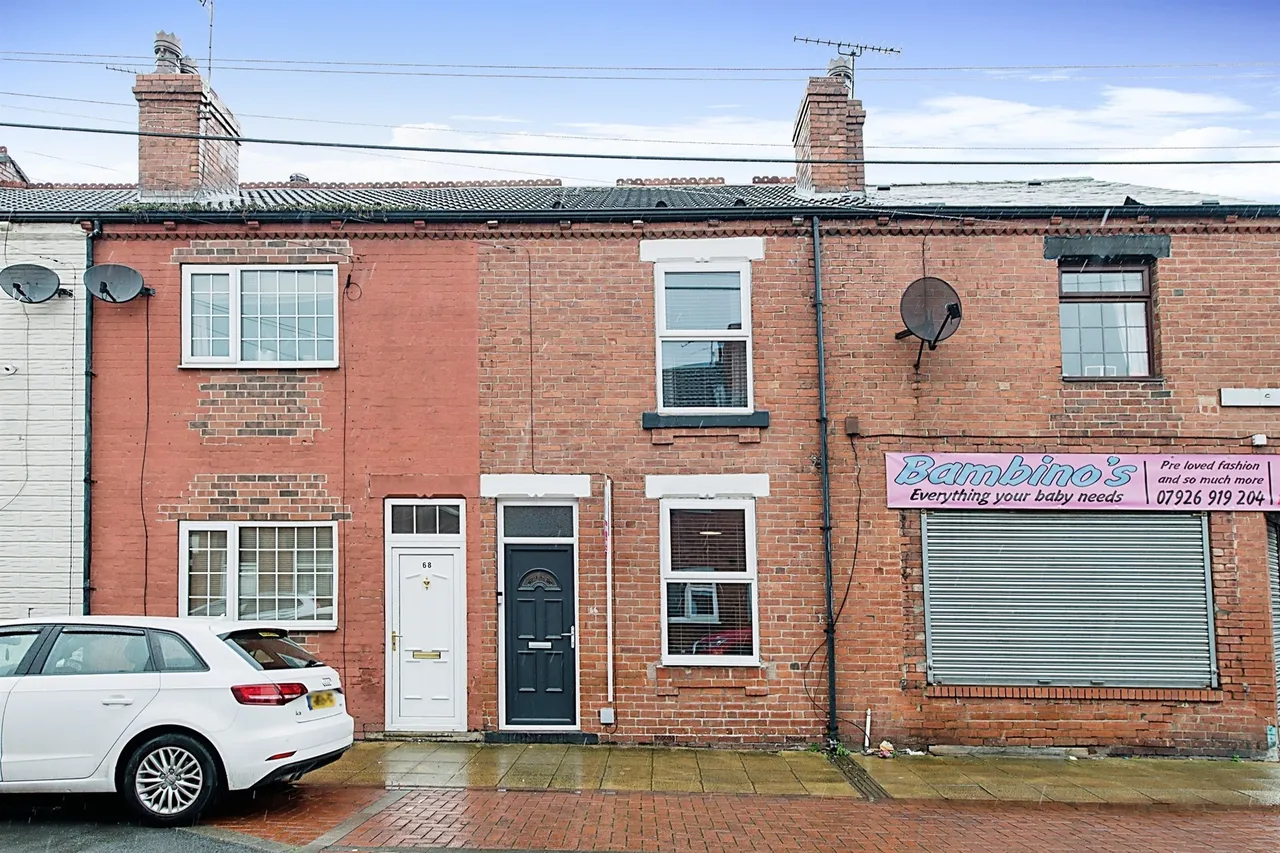 2 bed house to rent — Ambler Street, CASTLEFORD
