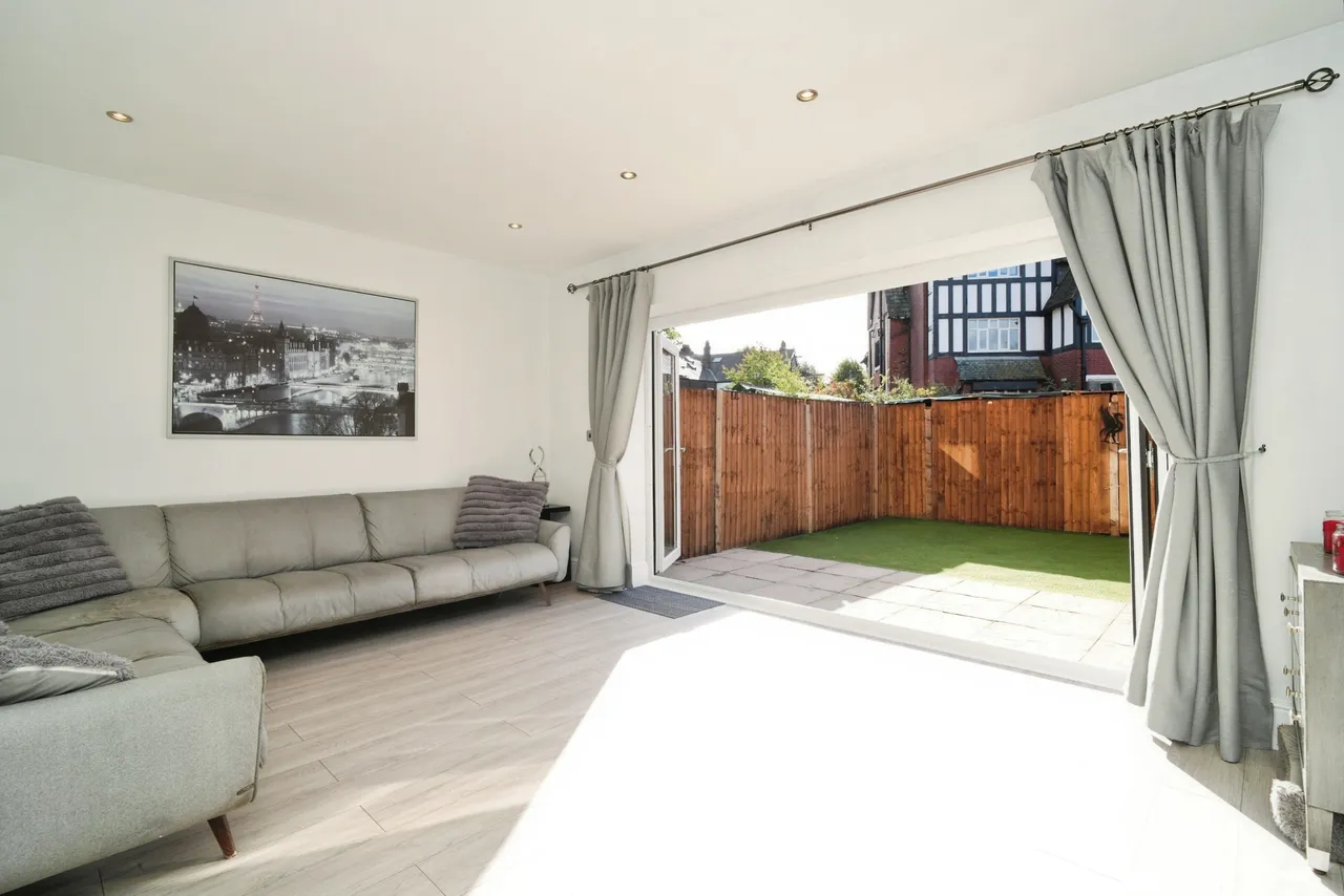 Manchester Road, Manchester, M27, photo 7