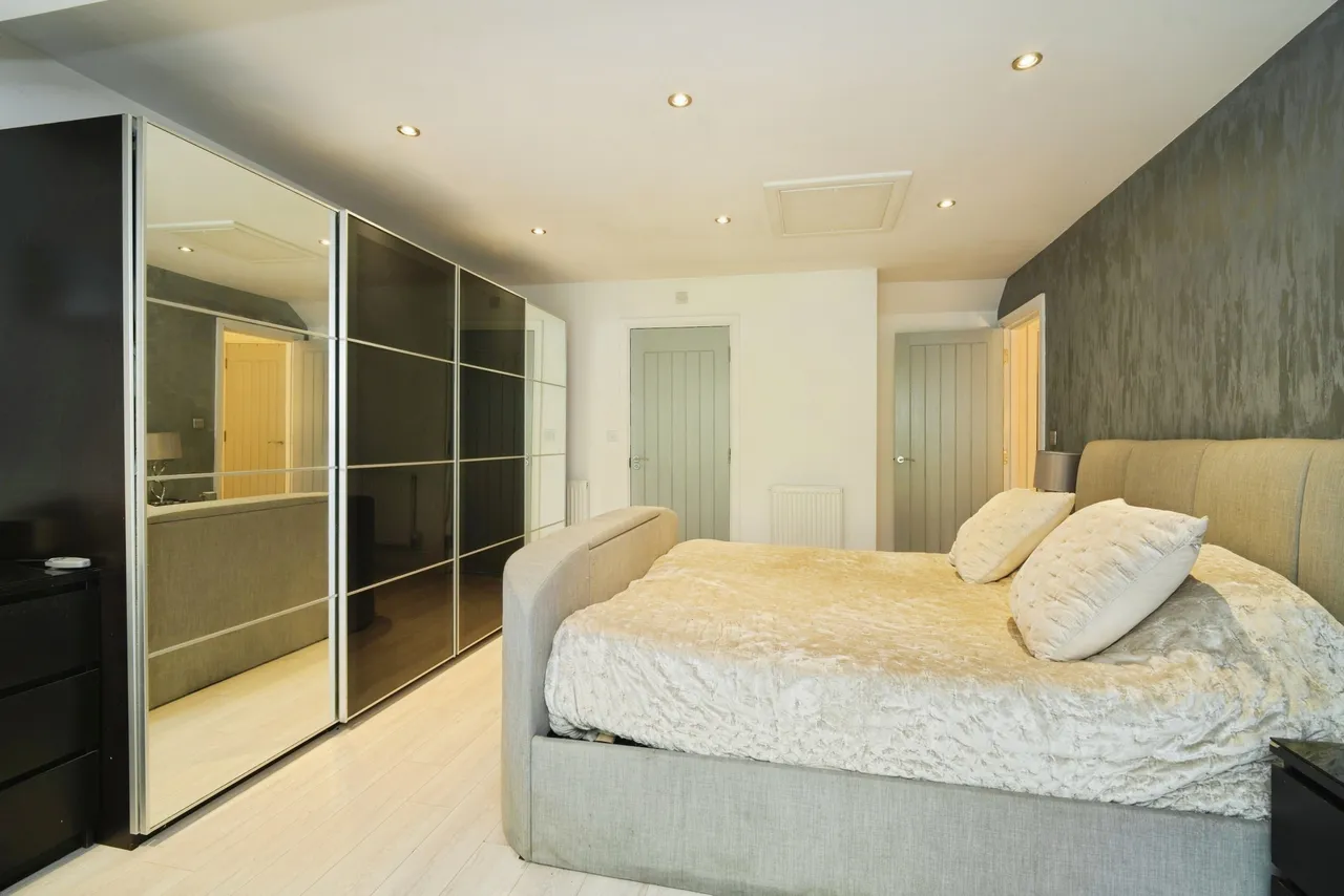 Manchester Road, Manchester, M27, photo 28