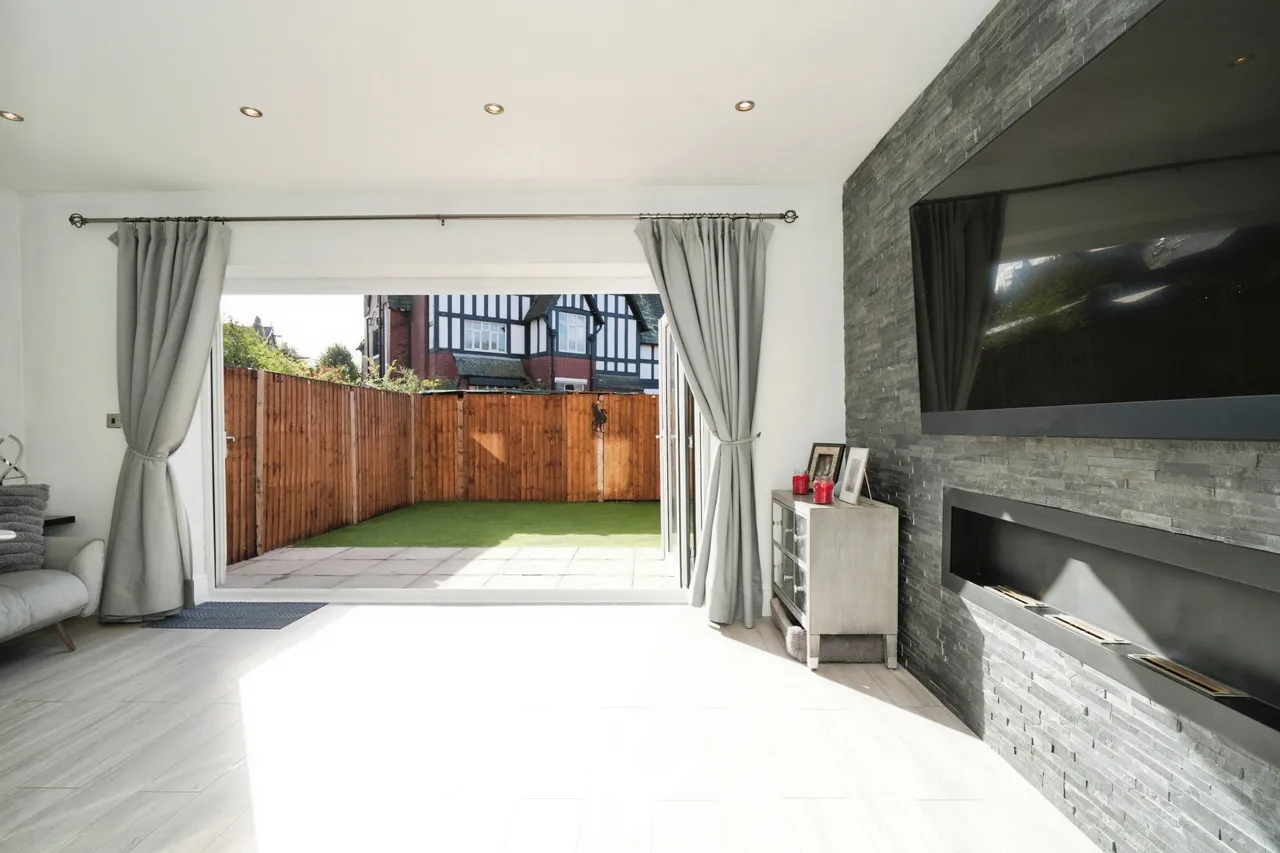 Manchester Road, Manchester, M27, photo 9