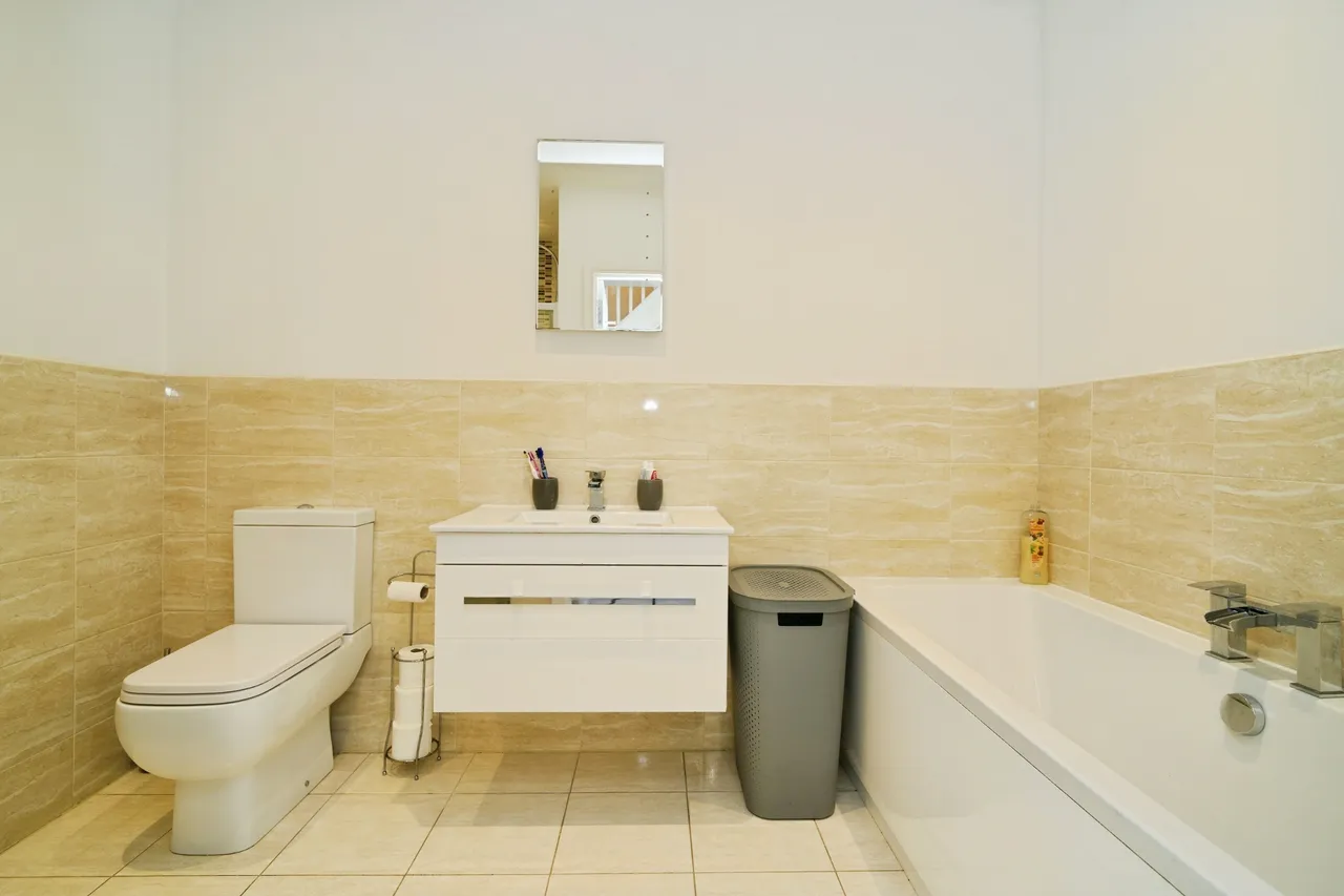 Manchester Road, Manchester, M27, photo 17