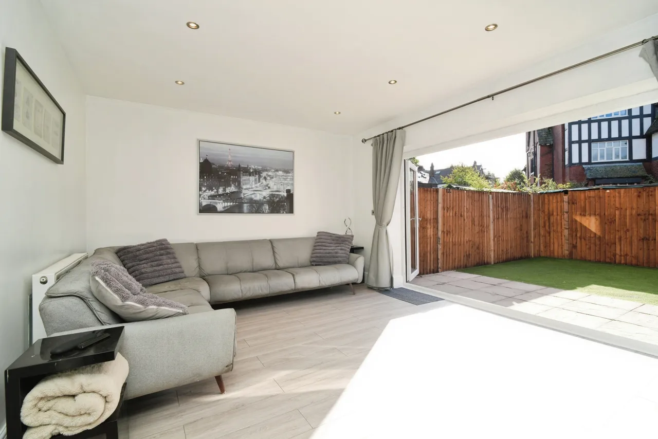 Manchester Road, Manchester, M27, photo 8