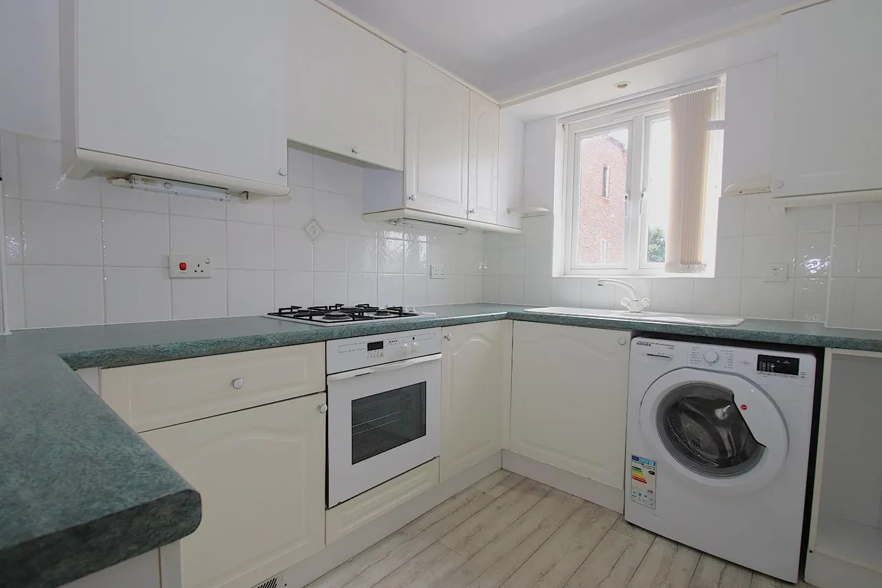 Fair Oak Road, Fair Oak, Eastleigh, SO50 7EZ, photo 8