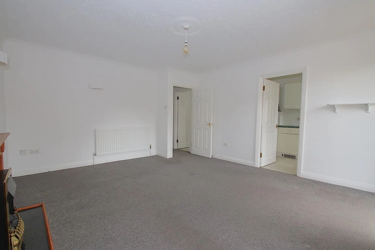 Fair Oak Road, Fair Oak, Eastleigh, SO50 7EZ, photo 4