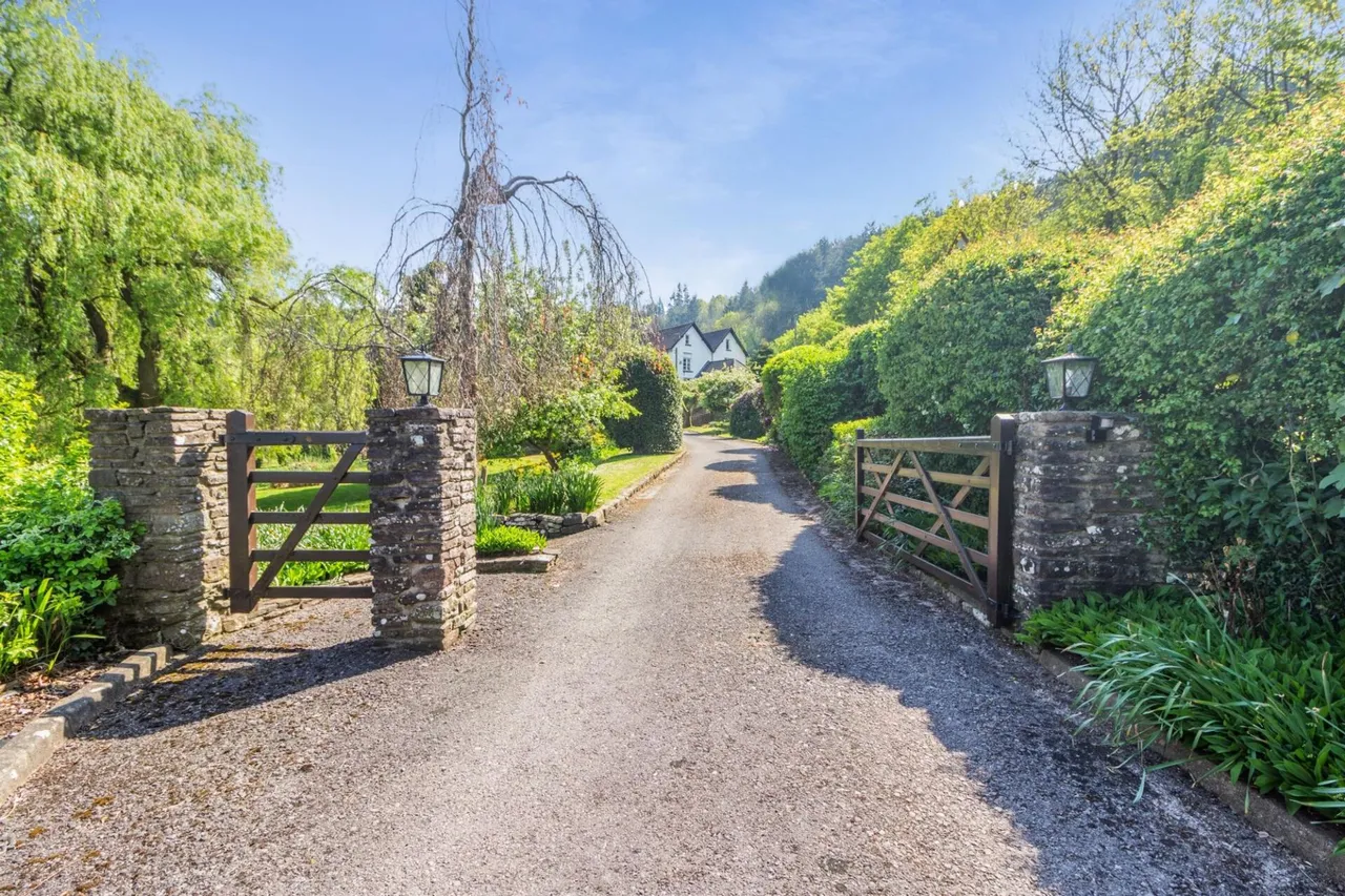 Llangwm, Usk, NP15, photo 38