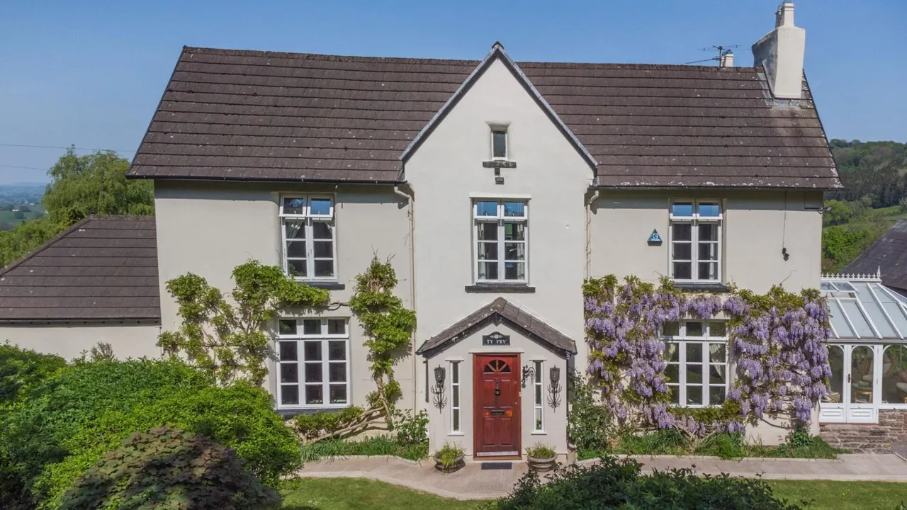 Llangwm, Usk, NP15, photo 33