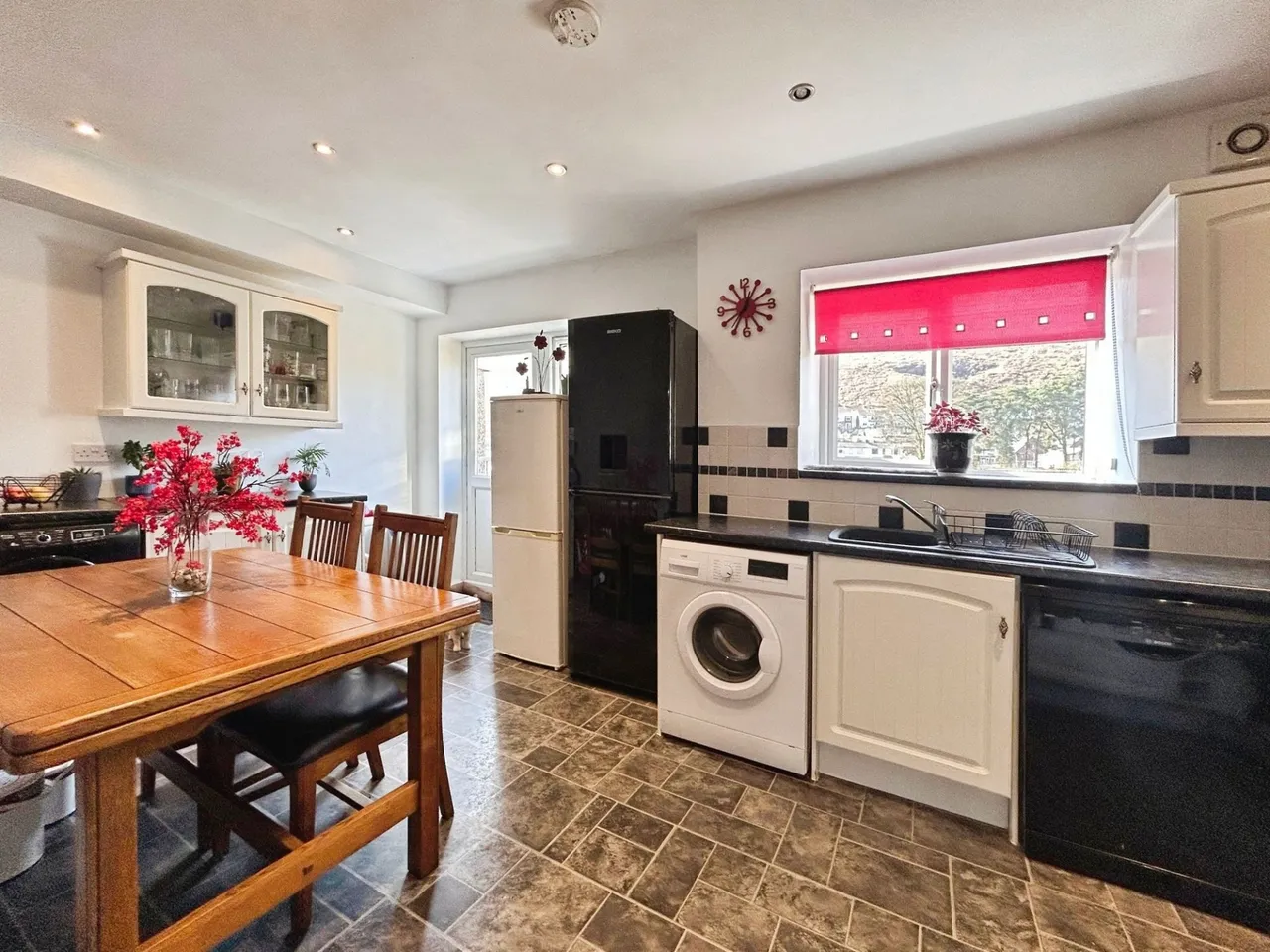 High Street, Bridgend, CF32, photo 2