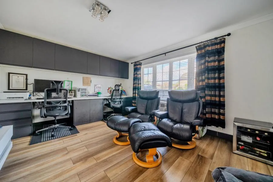 Cormorant Close, Basingstoke, RG22, photo 7