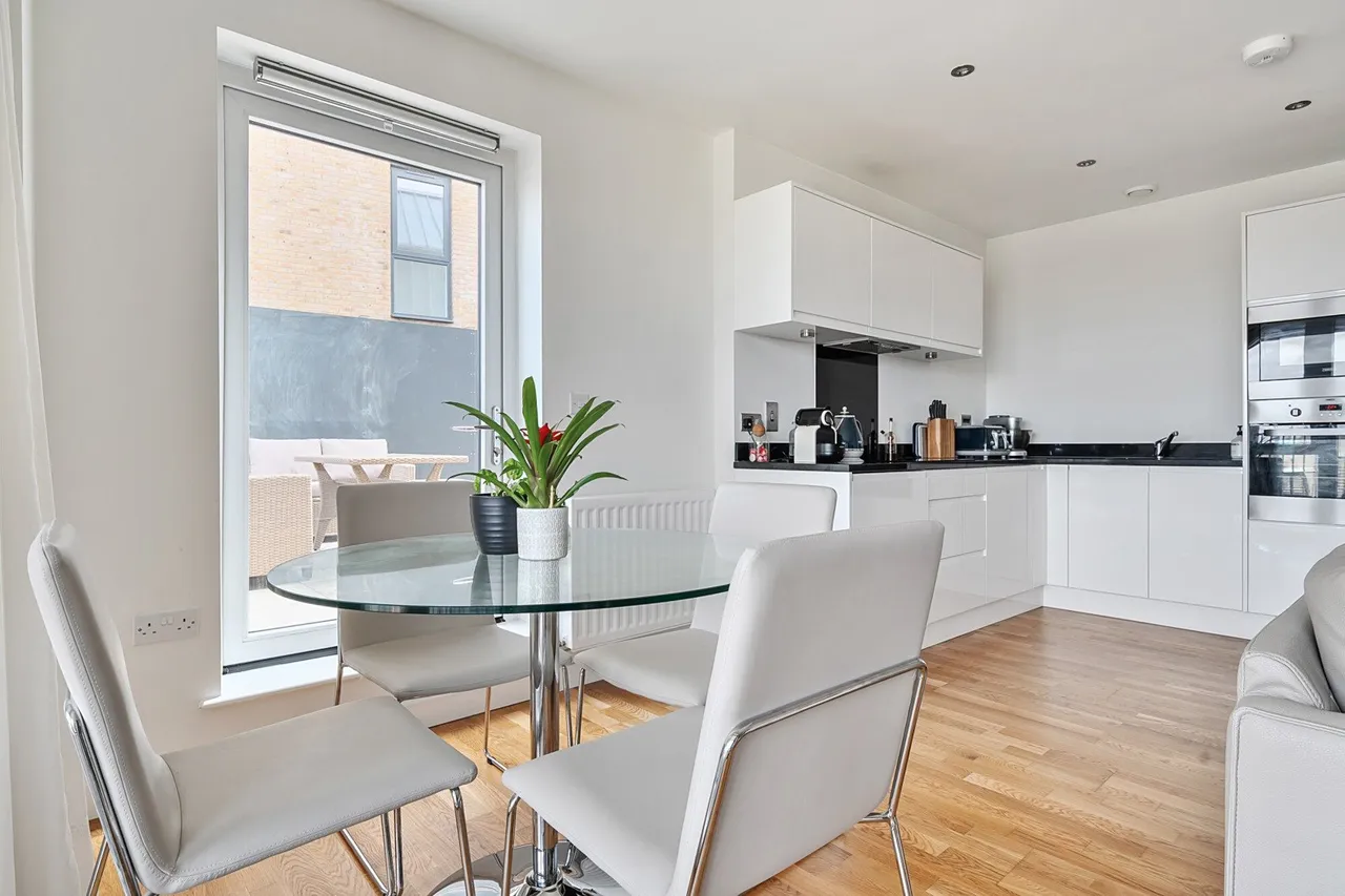 Greenwich High Road, SE10, photo 13