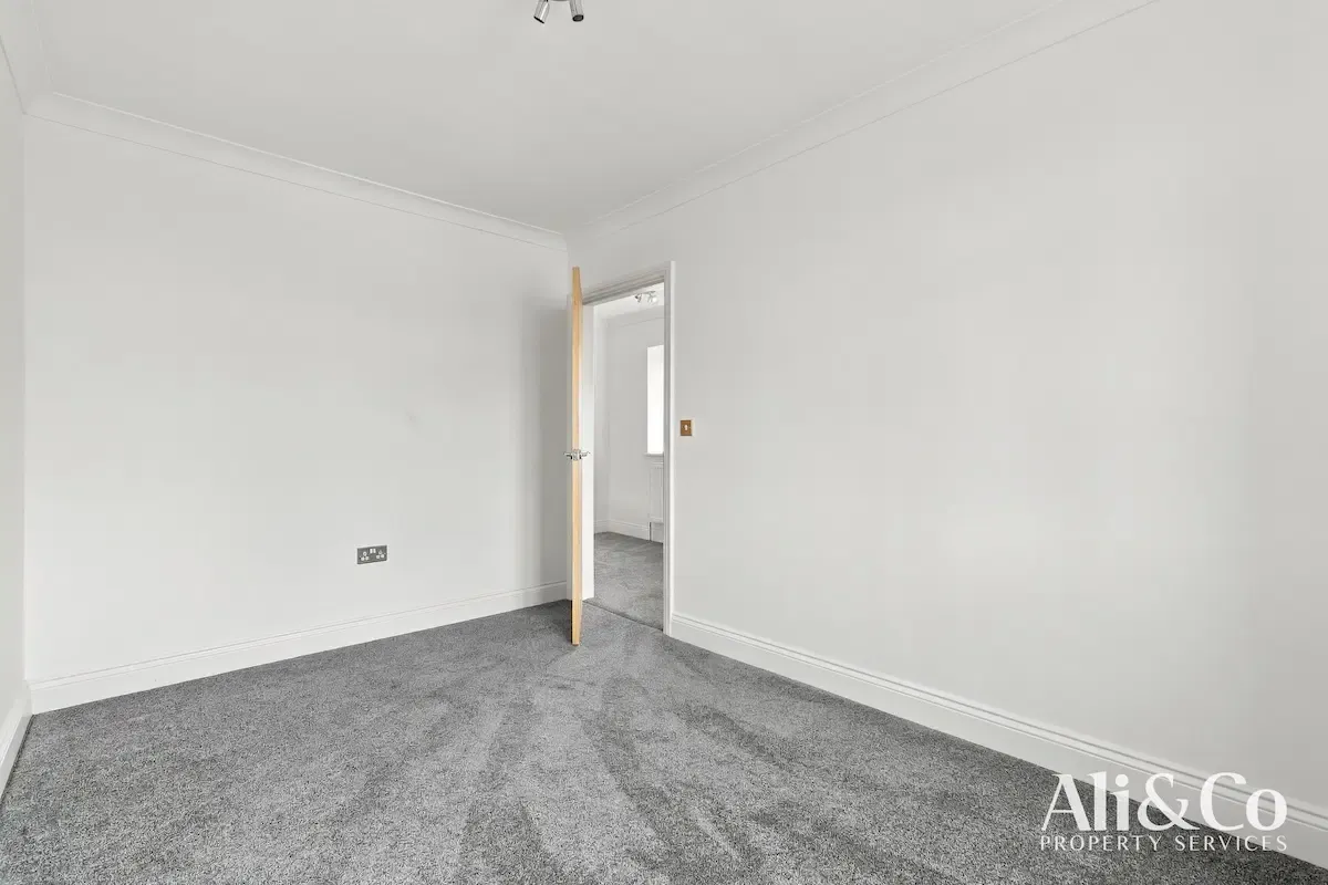 Dock Road, Grays, photo 16