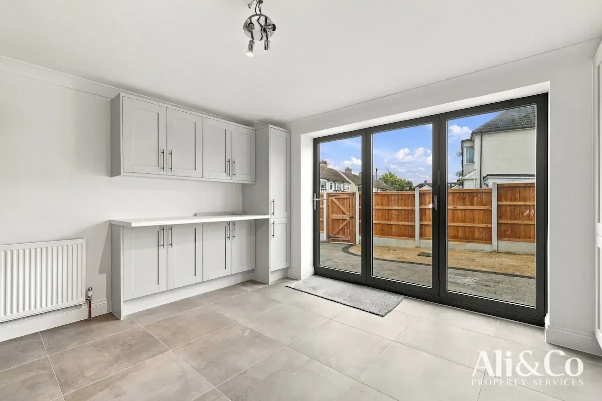 Dock Road, Grays, photo 5