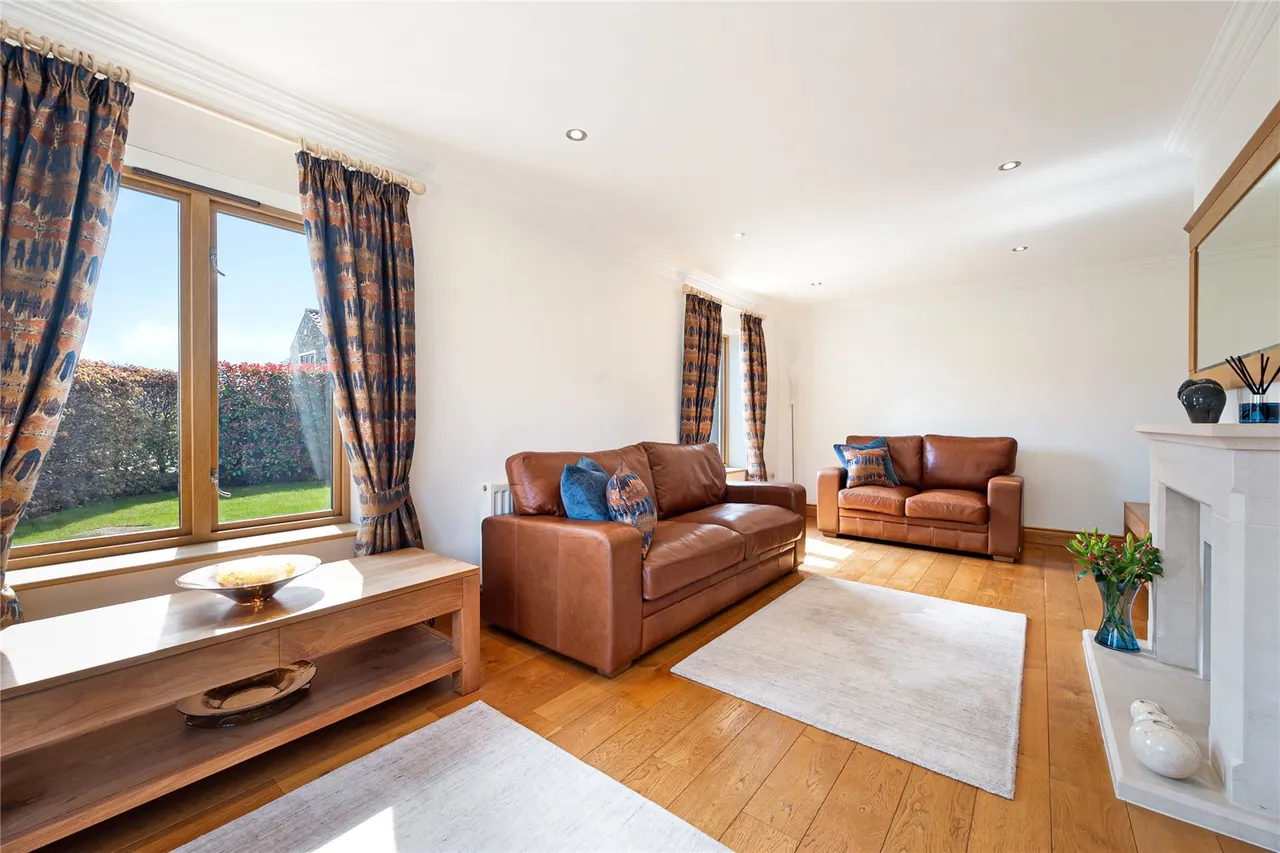 Old Hall Court, Burton Salmon, photo 6