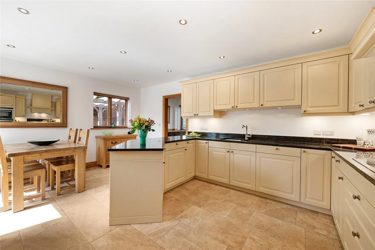 Old Hall Court, Burton Salmon, photo 7