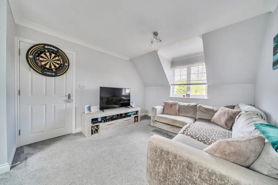 Hawthorne Close, Thatcham, RG18, photo 3