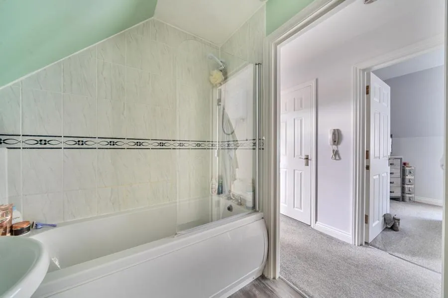 Hawthorne Close, Thatcham, RG18, photo 14