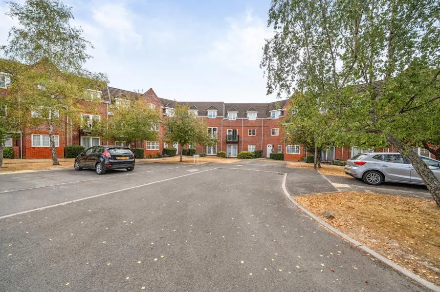 Hawthorne Close, Thatcham, RG18, photo 19