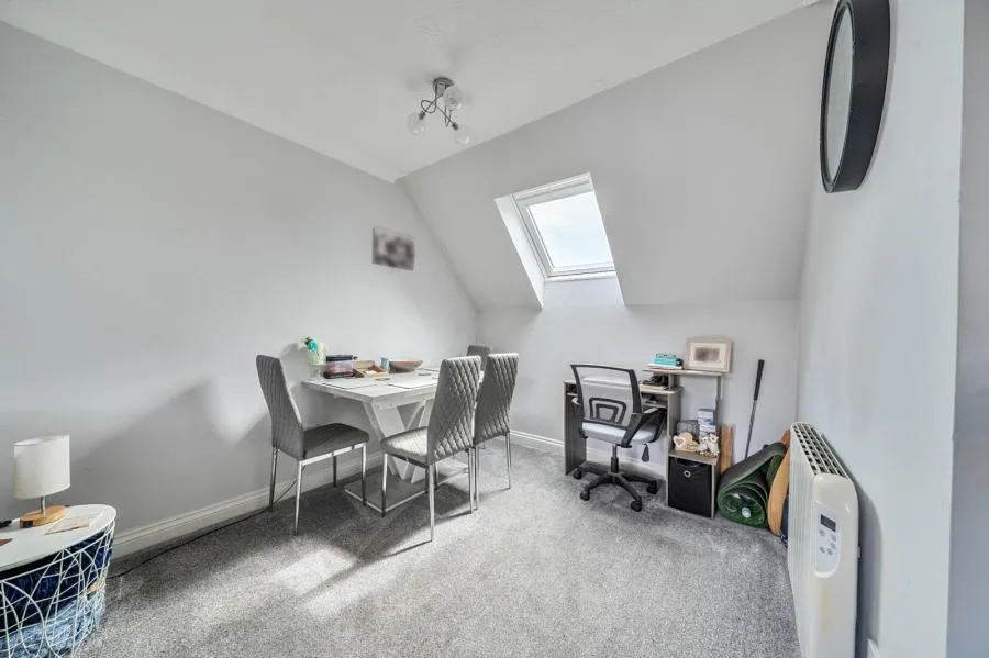 Hawthorne Close, Thatcham, RG18, photo 5